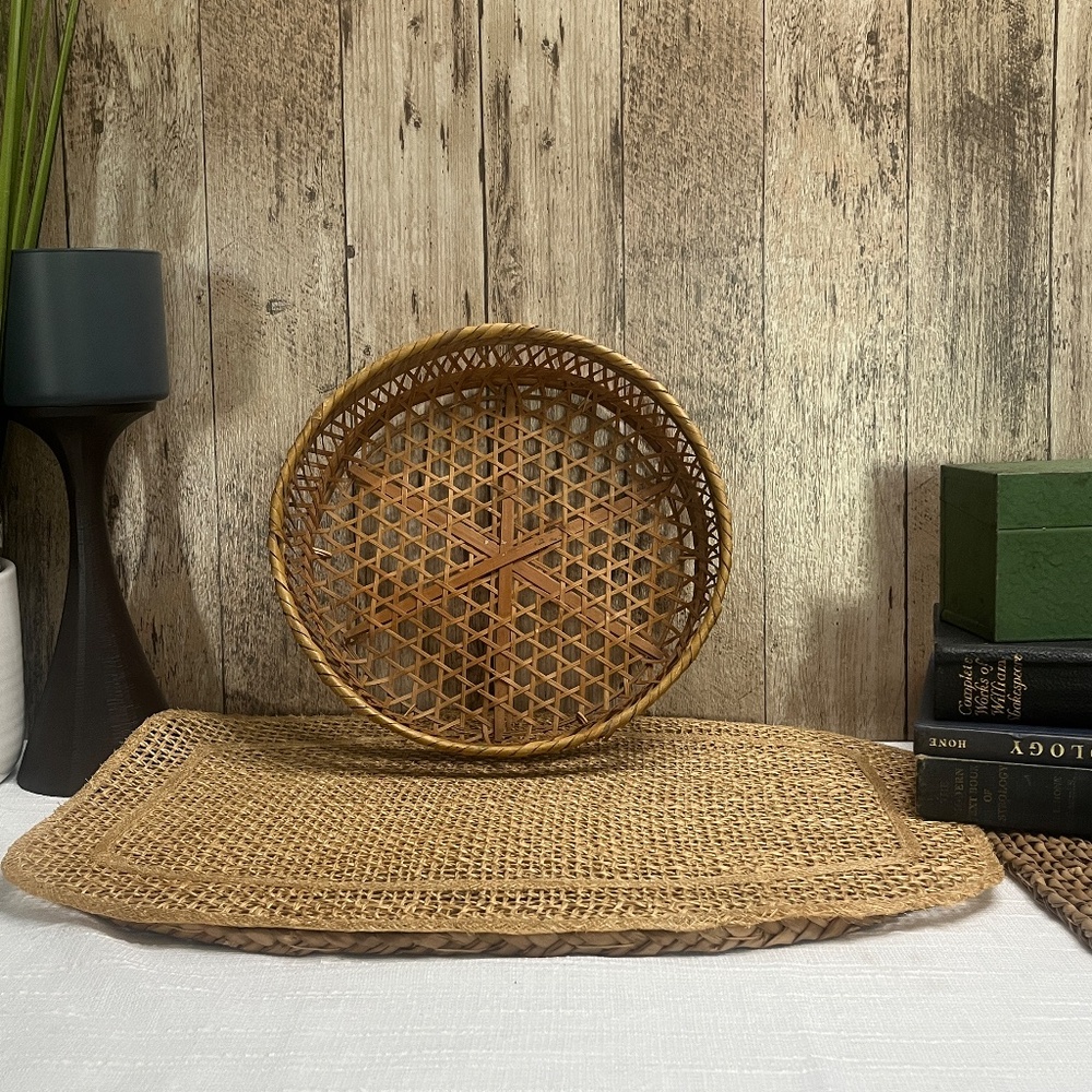 Handwoven Wicker Round Serving Tray Shallow Basket Cottage Core - Picture 2 of 5